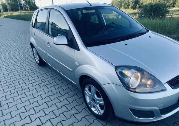 Ford Fiesta cena 8900 przebieg: 236400, rok produkcji 2007 z Sztum małe 379